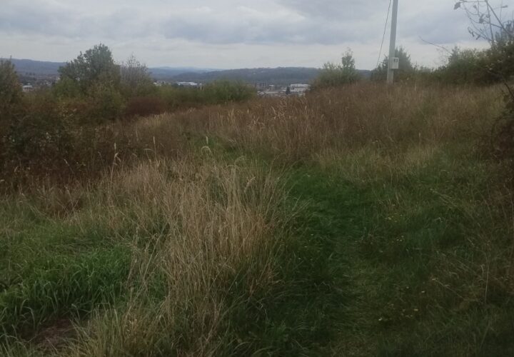 Plac cca 300 m² za vikendicu sa pogledom na grad i aerodrom – Laktaši, Laktaši