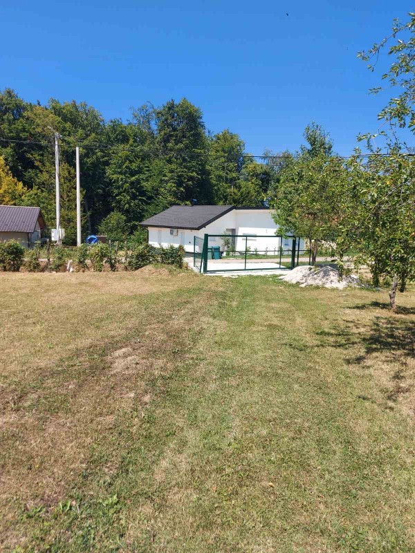Plac 2.546 m² sa dva prilaza – Slatina, Laktaši, Laktaši